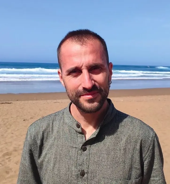 Miquel és mestre i permacultor, col·laborador de'El Meandre